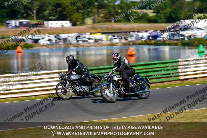 Vintage motorcycle club;eventdigitalimages;mallory park;mallory park trackday photographs;no limits trackdays;peter wileman photography;trackday digital images;trackday photos;vmcc festival 1000 bikes photographs